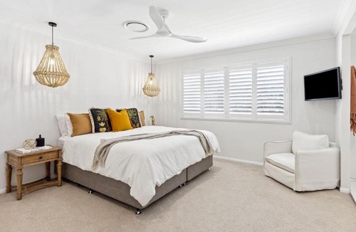 Yamba House | Hamptons House - Heated Pool and Private Pontoon - Holiday Yamba