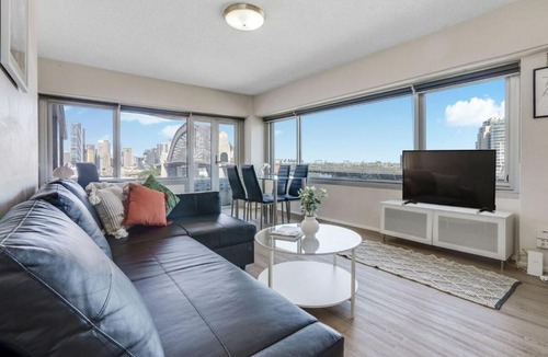 Kirribilli Apartment | Harbour bridge views