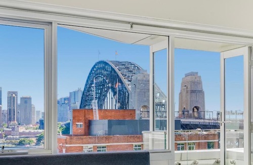 Kirribilli Apartment | Harbour bridge views