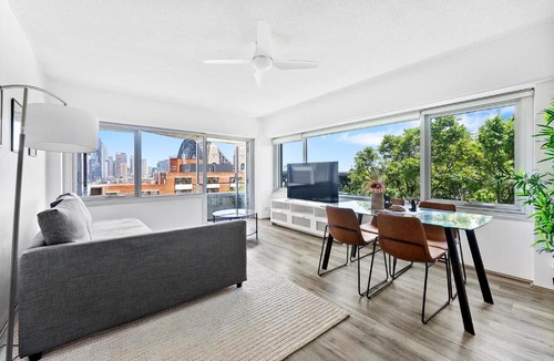 Kirribilli Apartment | Harbour bridge views