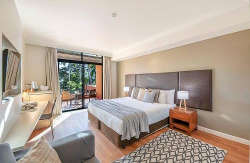 Darwin City Centre Apartment | Harbourfront Resort - King Studio with Balcony & Pool