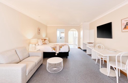 Bermagui Hotel | Harbourview House