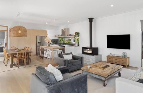 Newhaven House | Haven Stay 4BR Retreat