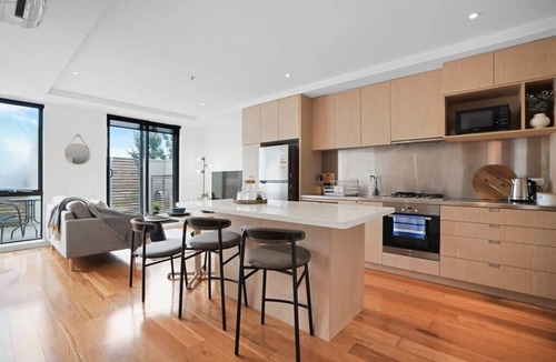 Prahran Apartment | Hawksburn Village - 2 Bed Apt in Central Prahran