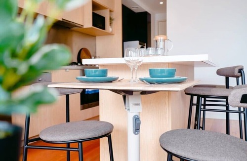 Prahran Apartment | Hawksburn Village - 2 Bed Apt in Central Prahran