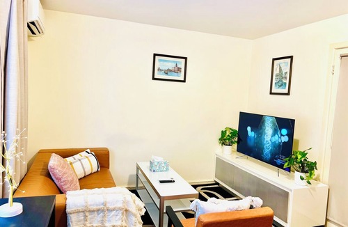 Hawthorn Apartment | Hawthorn Comfort & Convenience: Ideal Family & Pet-Friendly Stay