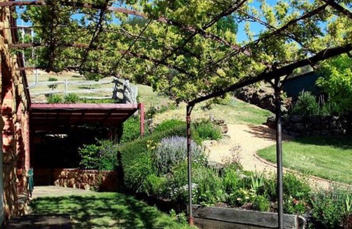 Guildford Cottage | Hawthorn Cottage -Experience the beauty and charm