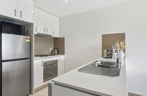 Hawthorn Apartment | Hawthorn Haven Balcony Views & Comfort