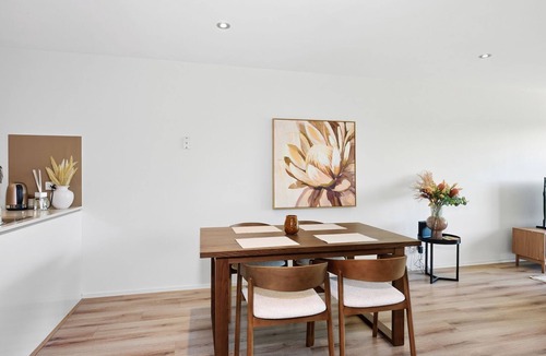 Hawthorn Apartment | Hawthorn Haven Balcony Views & Comfort