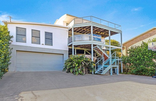 Killcare Heights House | Headlands at Killcare by HolidayCo.
