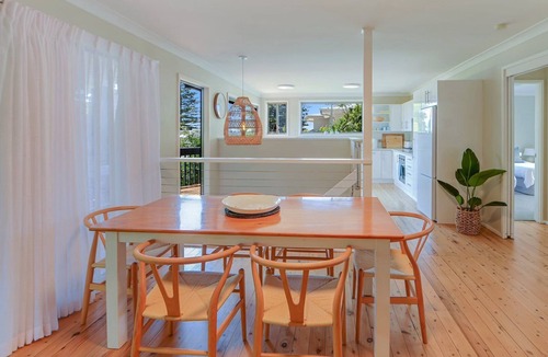 Avoca Beach House | Hear the Waves - Enjoy the Sea Breezes