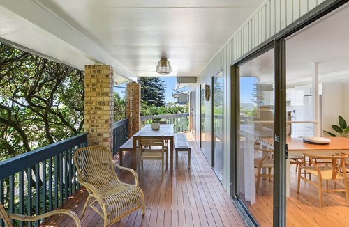 Avoca Beach House | Hear the Waves - Enjoy the Sea Breezes