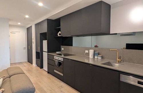 Reid Apartment | `Heart of Canberra` ~ Inner City 1br apartment