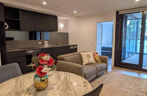 Reid Apartment | `Heart of Canberra` ~ Inner City 1br apartment