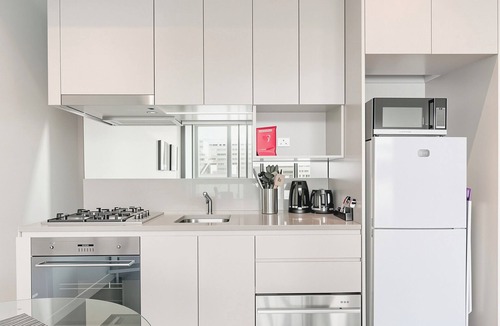 North Sydney Apartment | Heart of NorthSydney Mins walk to Bus Metro 2b2b APT w/Parking