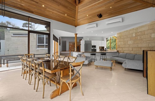 Sorrento House | HEATED INGROUND POOL | SPACIOUS | PRIME LOCATION | KERFERD SORRENTO