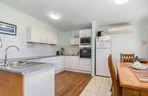 Crescent Head House | Heathers Seaside Apartments 1, 10 Rankine Street