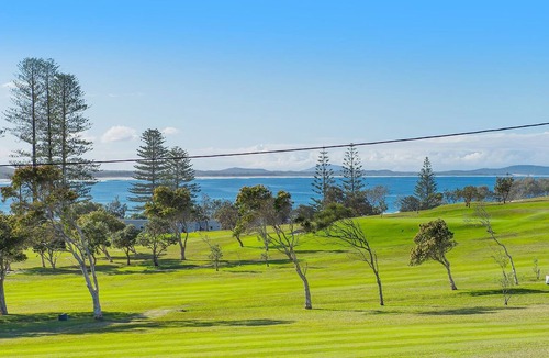 Crescent Head House | Heathers Seaside Apartments 1, 10 Rankine Street