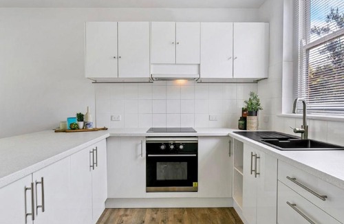 Henley Beach Apartment | Hello Henley Beach - Beachside apartment