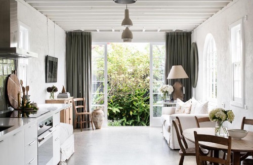 Launceston CBD House | Henry’s on Balfour - Historic understated luxury
