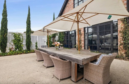 Torquay House | Heritage Luxury Retreat with Pool, Spa & Gardens