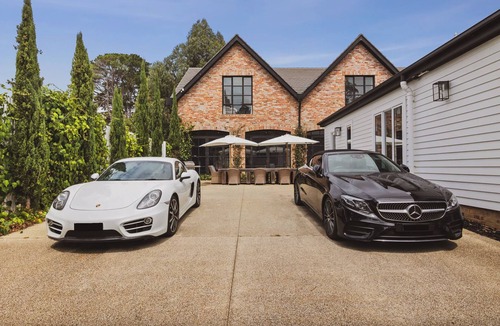 Torquay House | Heritage Luxury Retreat with Pool, Spa & Gardens