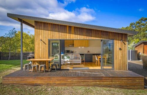 Lymington Apartment | Herlihys On Huon - Cabin 1
