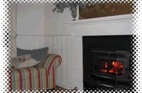 Maldon Cottage | Herrmann's Cottage - Maldon -1860s miner's cottage.