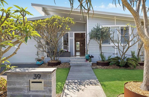 Wamberal House | Hibiscus