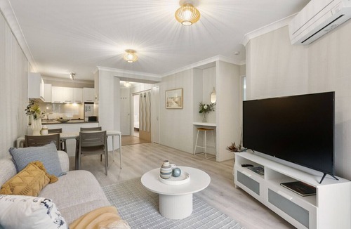 Perth Apartment | Hidden City Oasis with Resort Pool