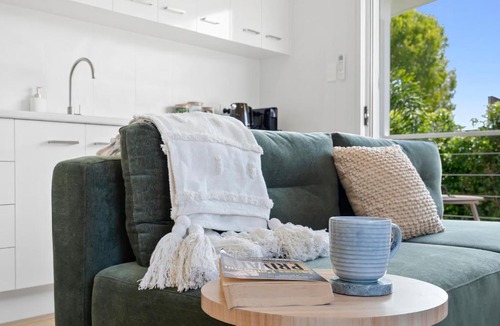 The Range House | Hideaway on James - Full Kitchen & Ensuite, Near Hospitals & Quiet