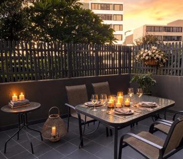 Sydney Olympic Park Apartment | High Ceiling 6 Beds Private Garden Oasis 1min to Qudos Free Parking