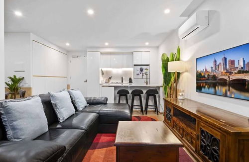 Box Hill Apartment | High-Rise 2-Bed Apt at Trio Boxhill with Car Park