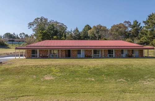 Robin Hill House | Highfields - Valley Views - Bathurst Acreage
