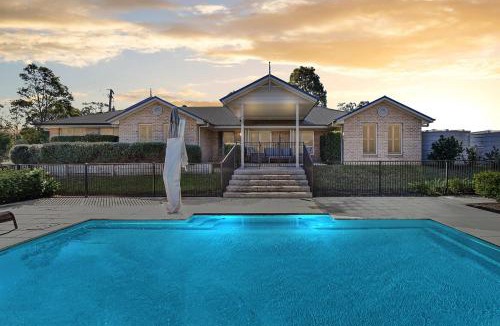 Mount View House | HighGrove Lodge, Luxury Hunter Valley Accommodation