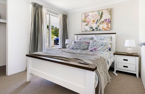 Nannup House | Hill View Cottages