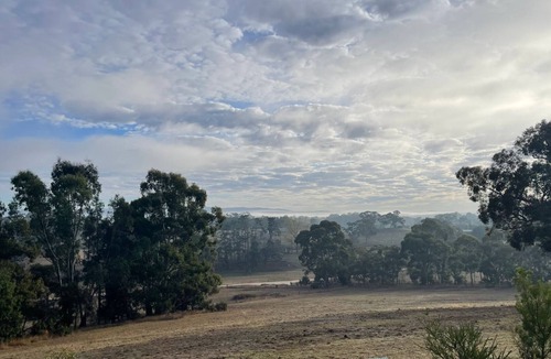 Mylor Apartment | Hilltop Haven Adelaide Hills Retreat Pet Friendly with Night and Day Yards