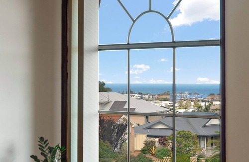Shell Cove House | Hilltop Haven-Shell Cove