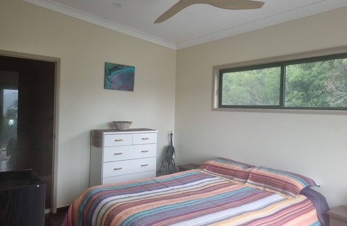 Canungra Bed & Breakfast | Hilltop hinterland heaven. 2 min drive to Canungra’s Main Str.