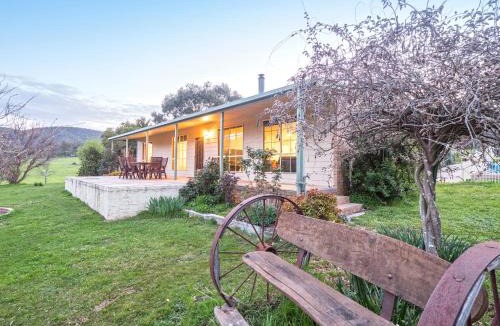 Strath Creek House | Hillview, Halls on Falls Homestead