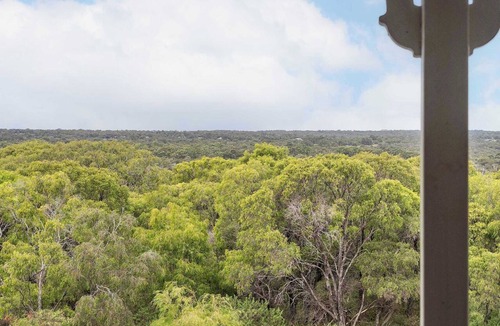 Naturaliste Cottage | Hillview—Spacious Bushland Haven with Scenic Views