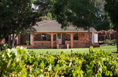 Stone Well Cottage | Historic home in top central Barossa location