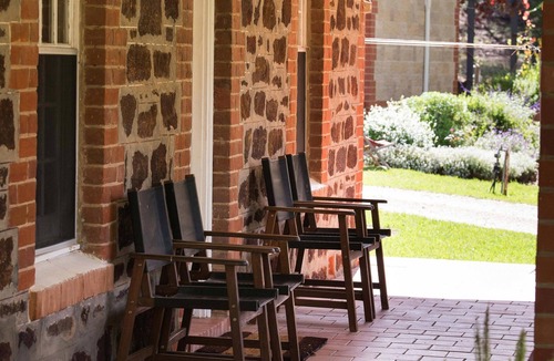 Stone Well Cottage | Historic home in top central Barossa location