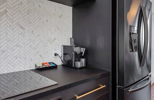 Hobart Central Business District House | Hobart's Finest, Inner City suburb, On-site parking. LUX 3bdm.