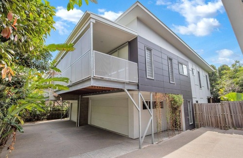 Moffat Beach House | Holiday Townhouse Moffat Beach