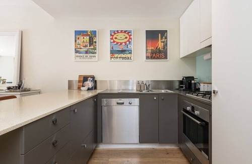 Hampton Apartment | Holly by the Bay in Hampton