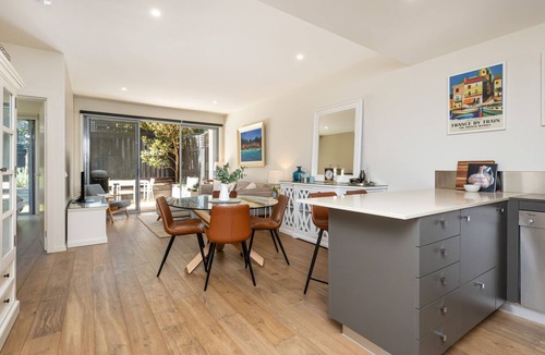 Hampton Apartment | Holly by the Bay in Hampton
