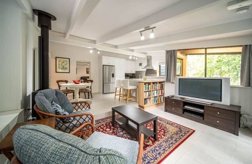Adelaide Cottage | Holly Cottage—Historic Garden Serenity