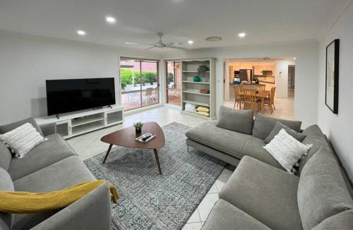 Sunshine Bay House | Home, but closer to the beach