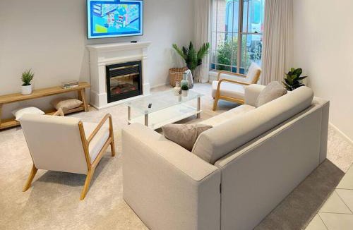 Sunshine Bay House | Home, but closer to the beach
